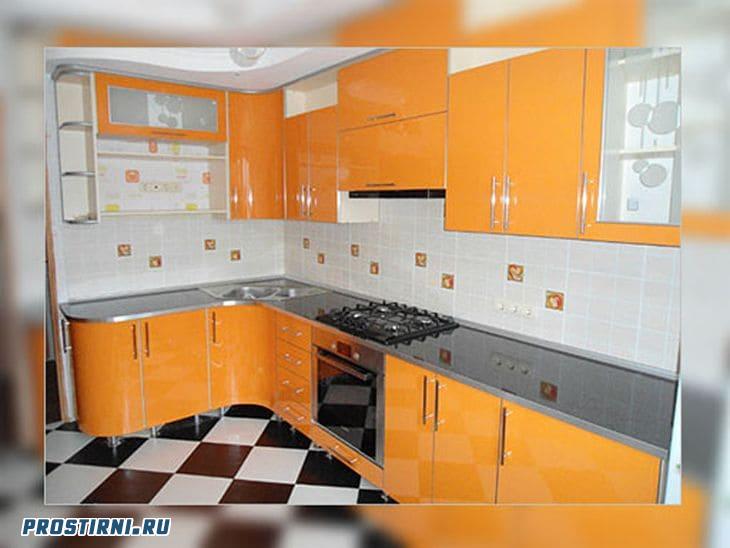 оранжевый цвет в интерьере кухни